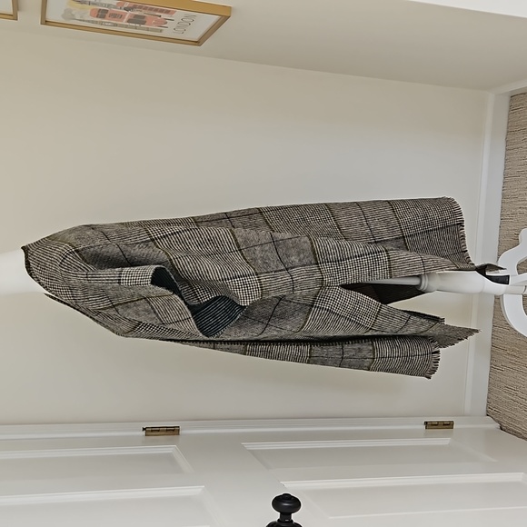 Stefanel Sweater Wrap - Picture 3 of 6